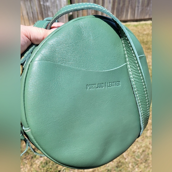 Large Circle Crossbody Bag in Eucalyptus Portland Leather Goods PLG - Picture 5 of 6